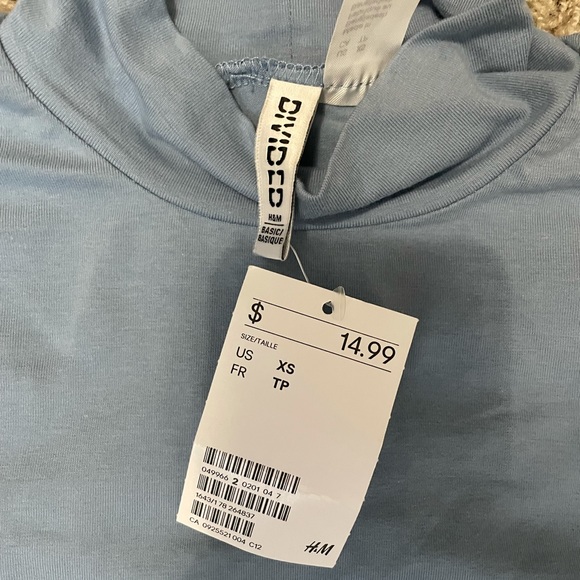 H&M cropped long sleeve - Picture 2 of 2